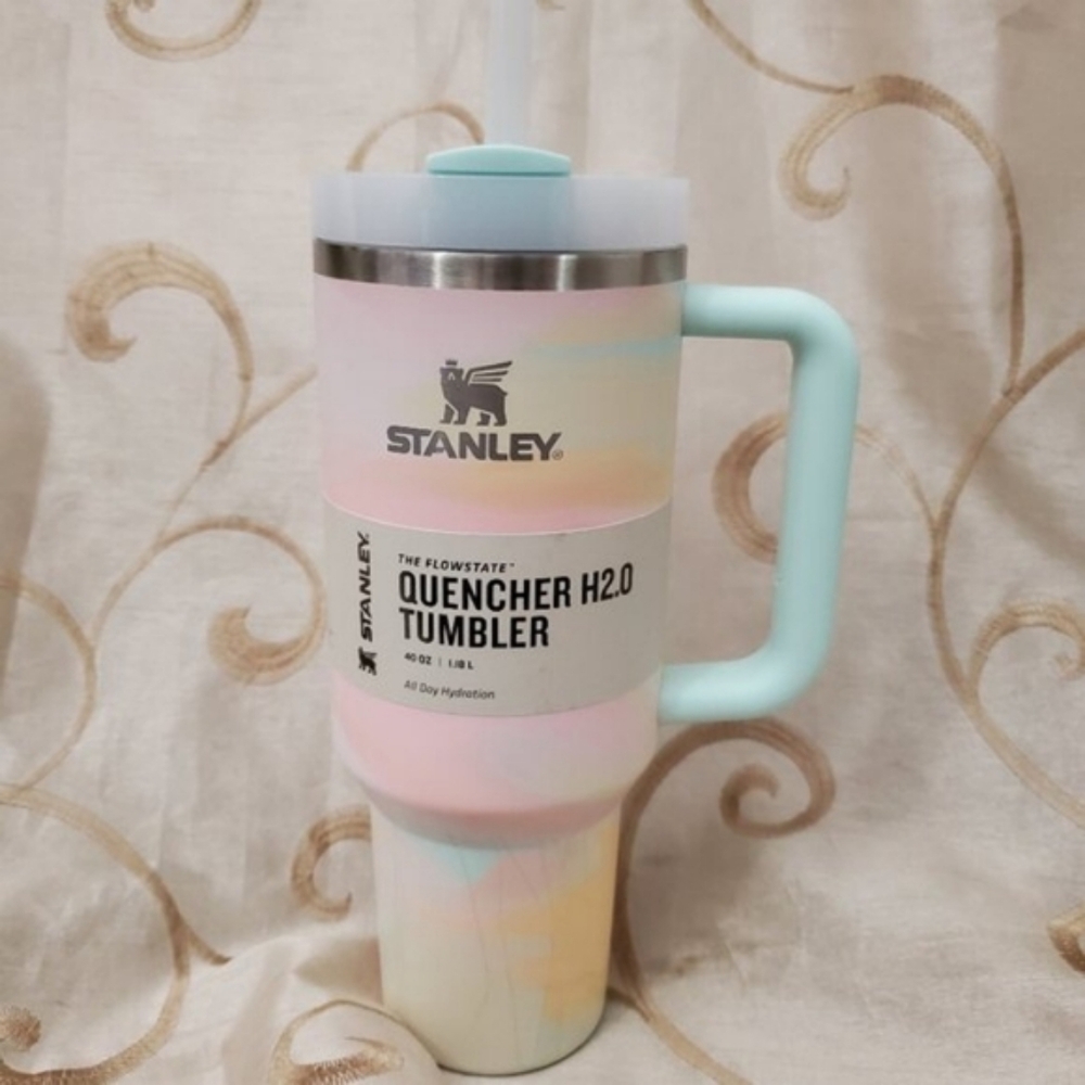 Stanley Quencher H2.0 Tumbler 40oz NWT